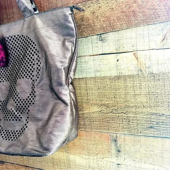 Vintage/Rare Betseyville Skull With Sequined Bow Metallic Tote - Picture 3 of 11